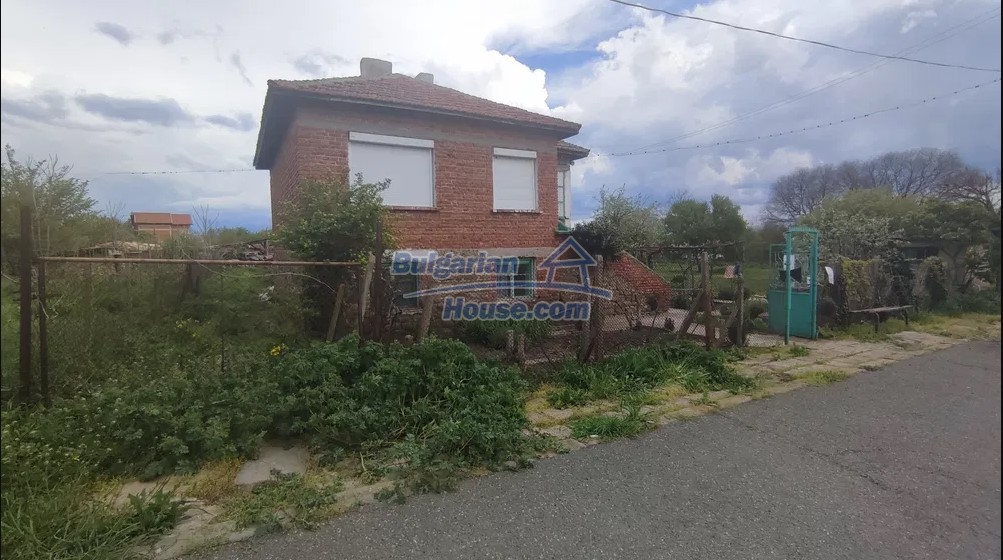 14073:8 - Rural Bulgarian house 70 km from Buargs and the sea  BARGAIN 
