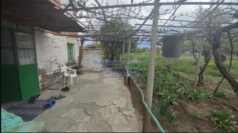 14073:5 - Rural Bulgarian house 70 km from Buargs and the sea  BARGAIN 
