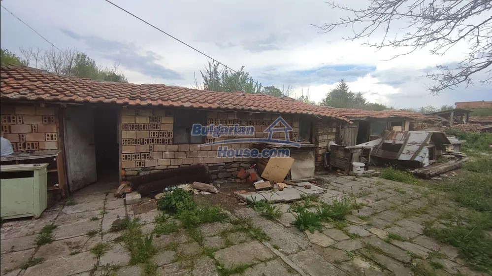 14073:9 - Rural Bulgarian house 70 km from Buargs and the sea  BARGAIN 