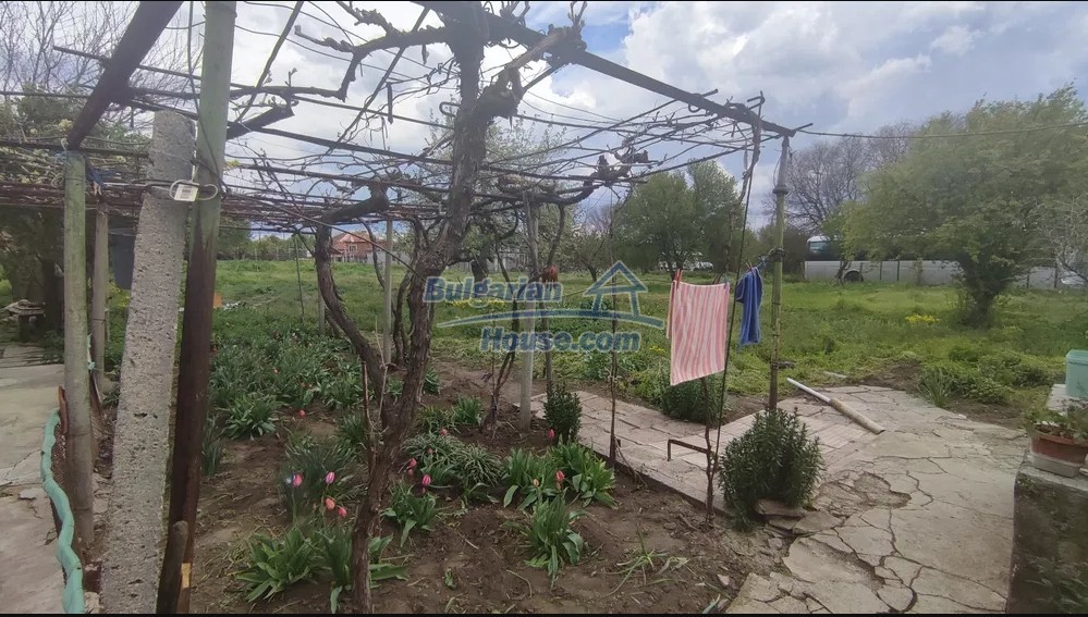14073:7 - Rural Bulgarian house 70 km from Buargs and the sea  BARGAIN 