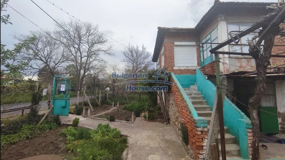 14073:4 - Rural Bulgarian house 70 km from Buargs and the sea  BARGAIN 