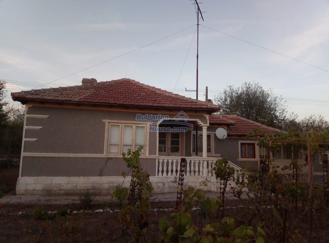 14082:2 - Cheap old house  with a big  yard 2700sq.m. , 10 km from Krapets
