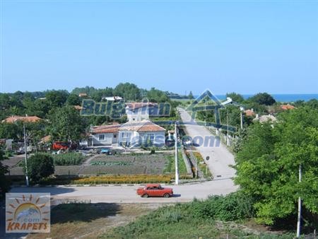 14088:10 - Cheap seaside property with a big yard 1700 sq.m. by the sea