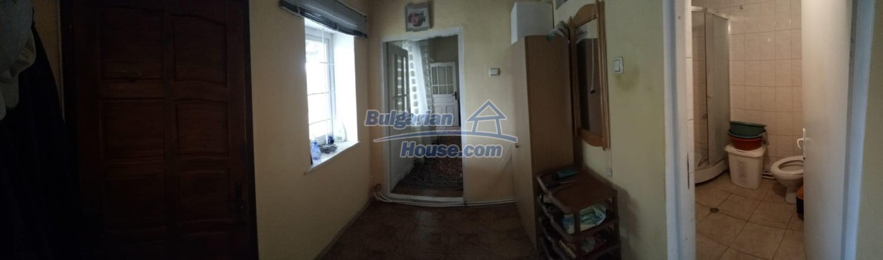 14137:7 - Furnished one-story kitchen with a large yard near the sea