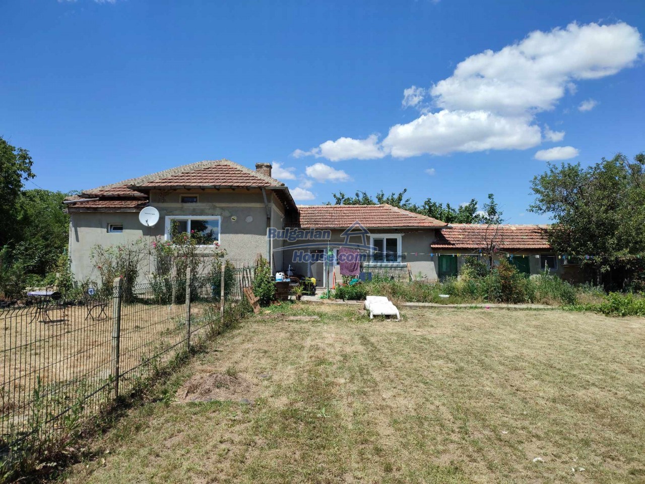 14252:2 - One-story house with  pool, furniture near General Toshevo
