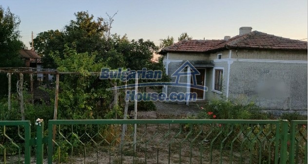 14255:4 - Cheap property with a good roof only 35 km from Balchik