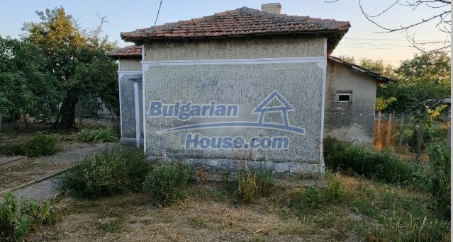 14255:6 - Cheap property with a good roof only 35 km from Balchik
