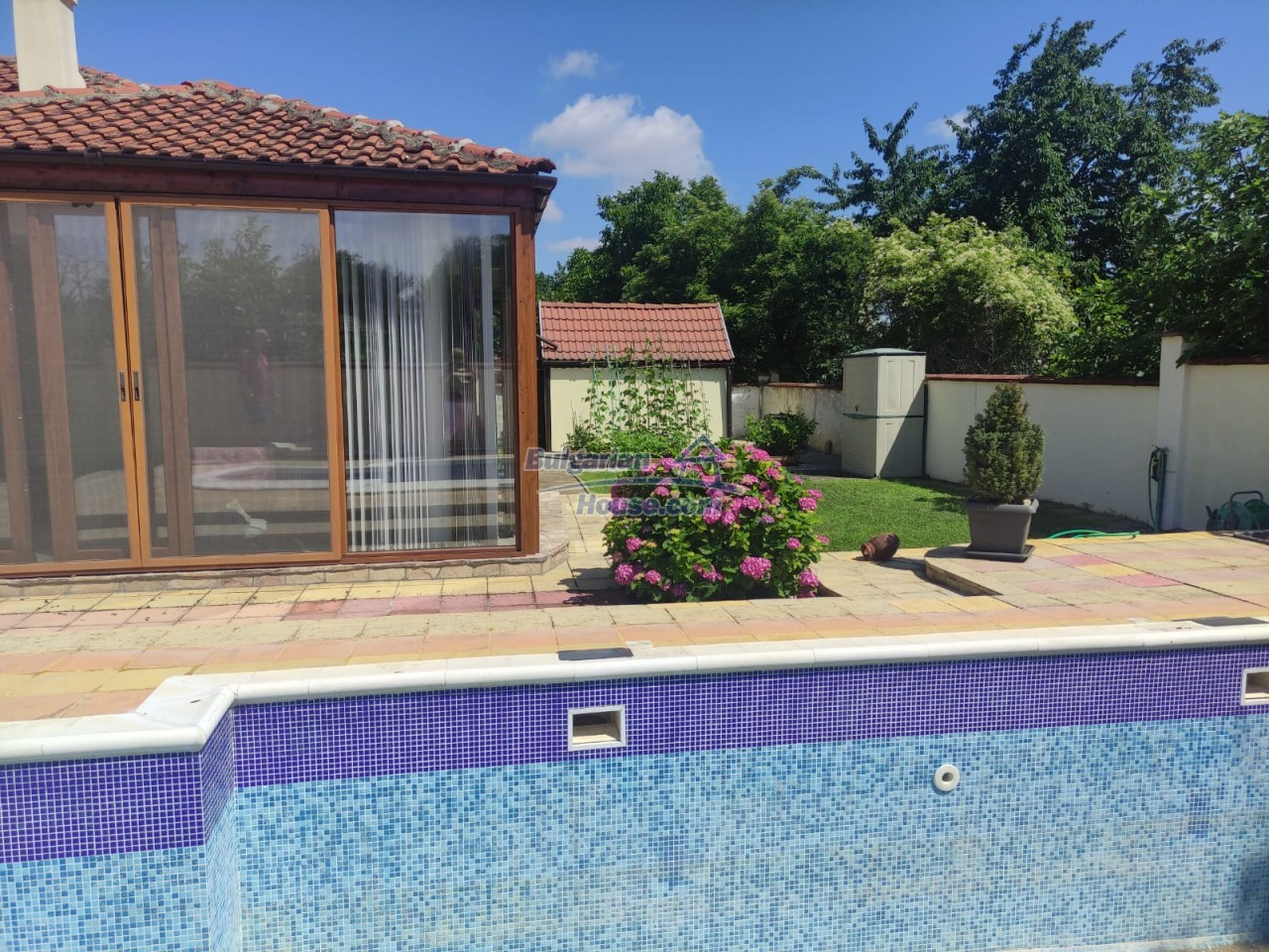 14258:2 - Property with a pool, two houses, 6 km from Balchik