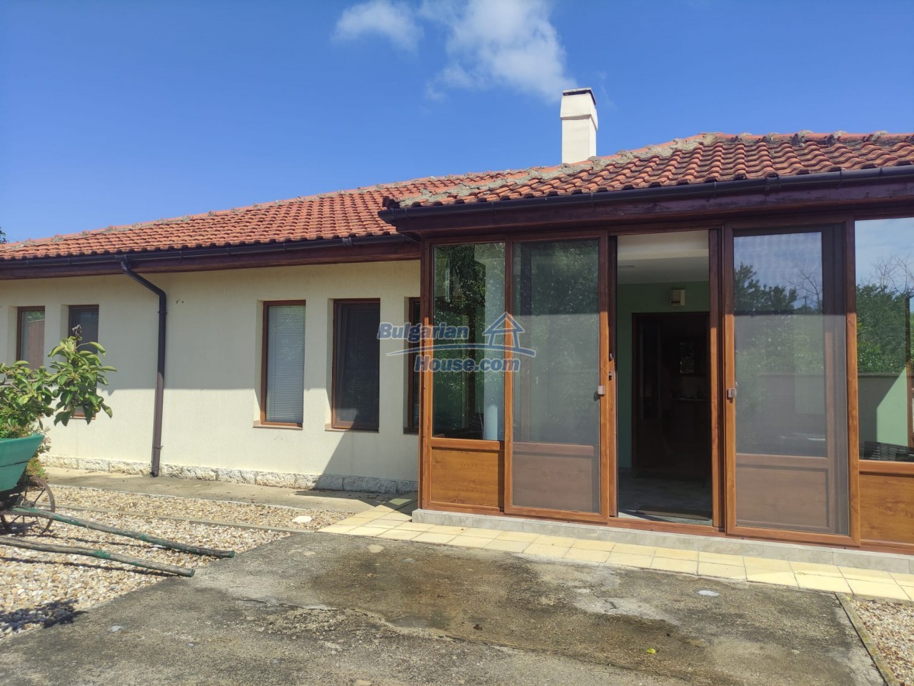 14258:5 - Property with a pool, two houses, 6 km from Balchik
