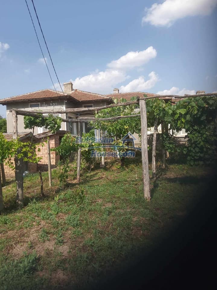 14300:1 - Cheap Bulgarian rural property close to Romаnian border Dobrich 