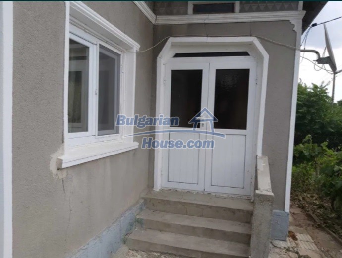 14306:2 - Bulgarian property in good condition 35 km from Dobrich city