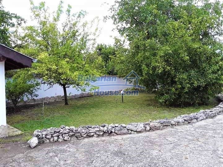 14357:10 - Two -storey house with a pool only  3 km from Albena