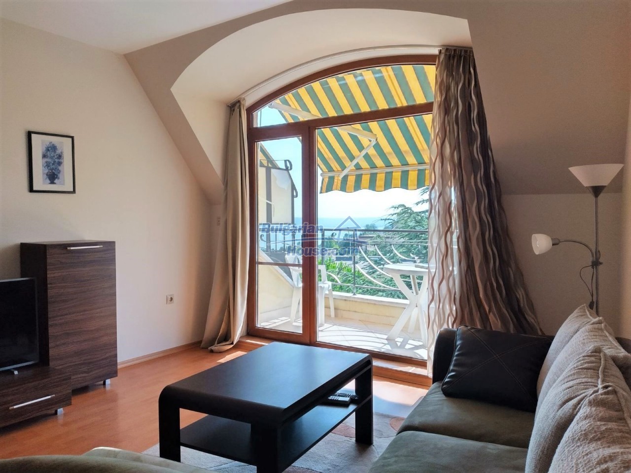 14387:10 -   Furnished new -2 bedroom apartment with sea view in Varna