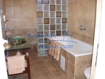 14405:13 - One-story house with pool and garage near Balchik