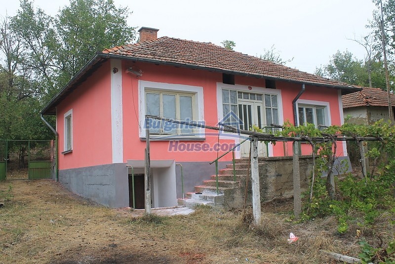 14465:3 - Cheap Bulgarian house with barn near banks of Danube river