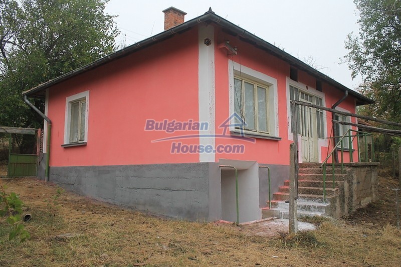 14465:5 - Cheap Bulgarian house with barn near banks of Danube river