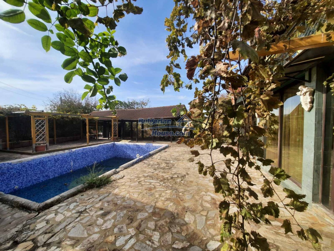 14495:4 - A luxury house with a pool 5 km from the sea, Varna region