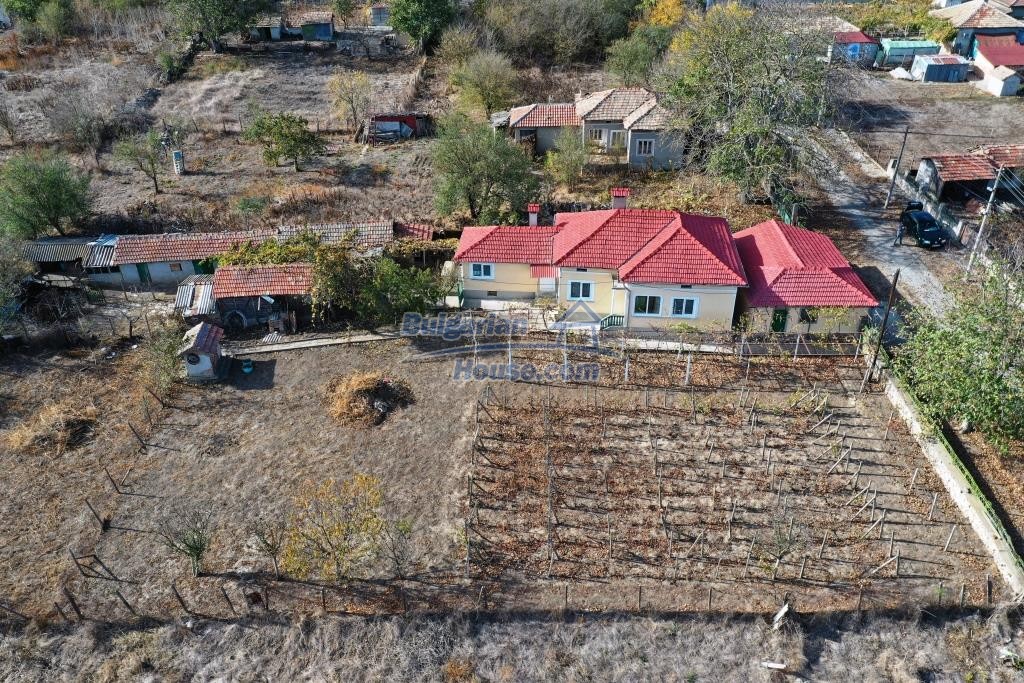 14435:4 -  Big House with a new roof 7 km from General Toshevo