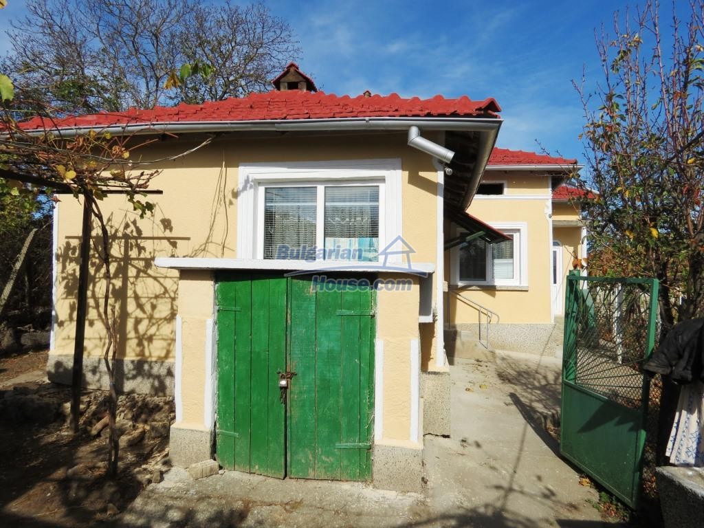 14435:31 -  Big House with a new roof 7 km from General Toshevo