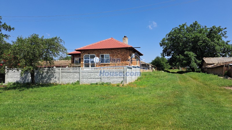 14022:25 - BULGARIAN renovated house with yard 3263 sq.m. 60km to  Varna