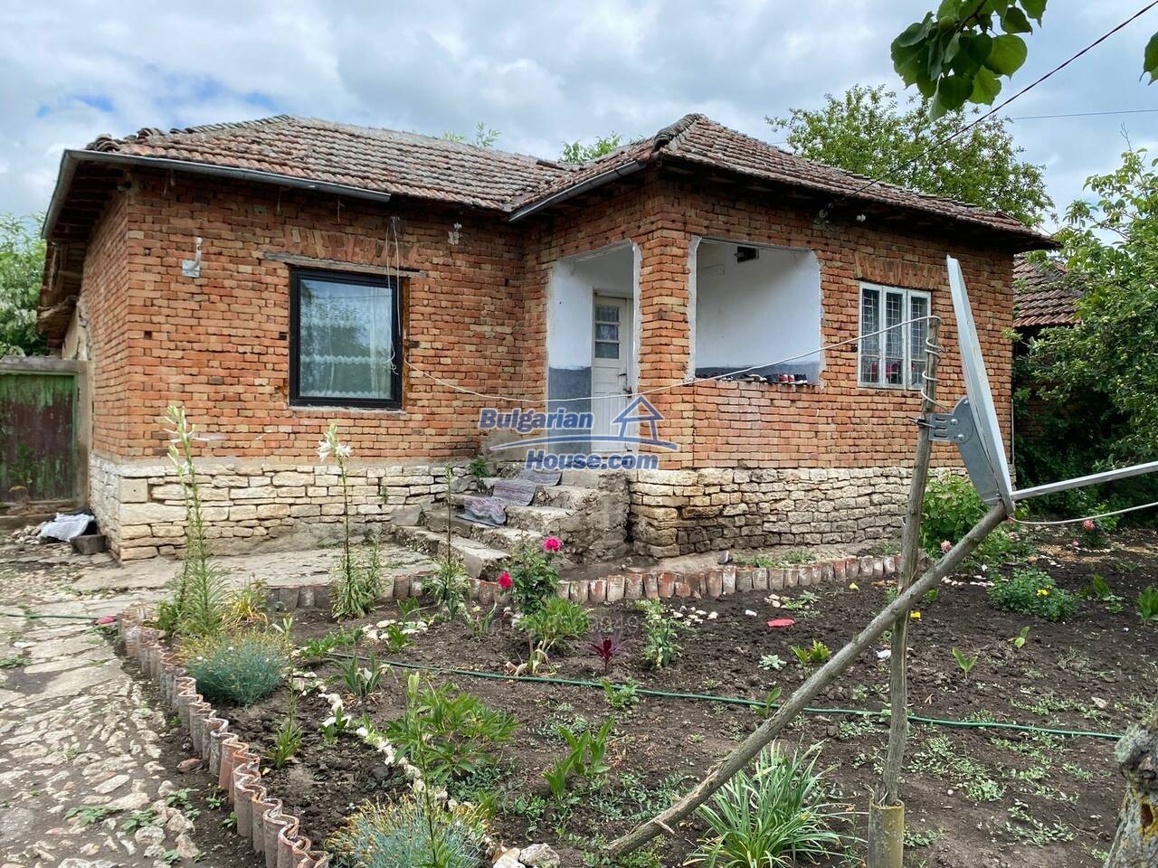 14546:9 - Cheap Bulgarian house only 18 km from the sea Dobrich area