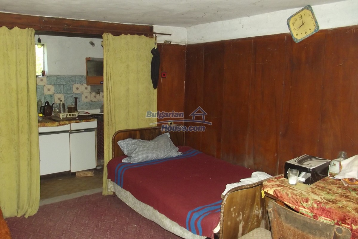 14579:10 - Cheap Bulgarian house for sale 100 km from Sofia , Vratsa region