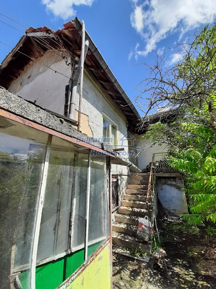 14579:8 - Cheap Bulgarian house for sale 100 km from Sofia , Vratsa region