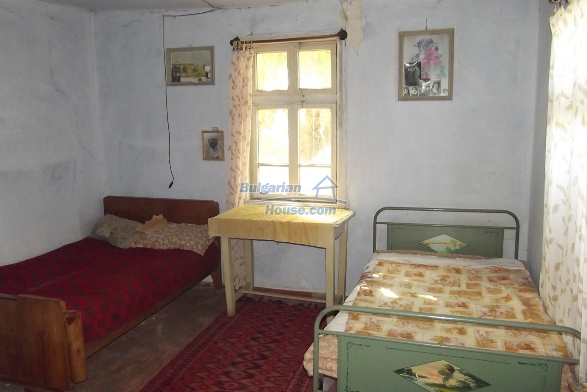 14585:23 - BARGAIN Cheap Rural Bulgarian property 25 km from Vratsa