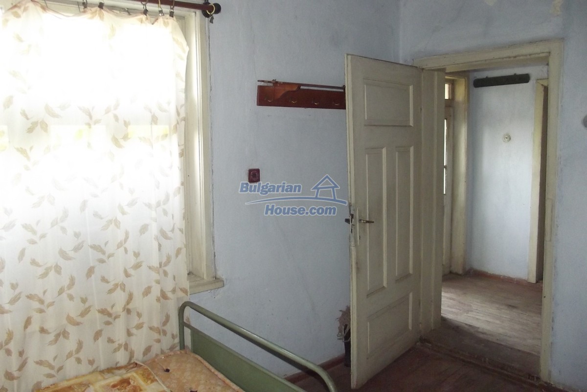 14585:25 - BARGAIN Cheap Rural Bulgarian property 25 km from Vratsa