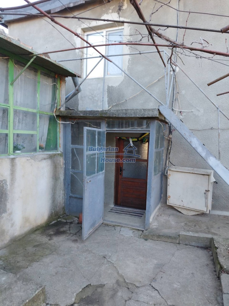 14619:6 - Hot offer! Two houses for the price of one Krushari municipality