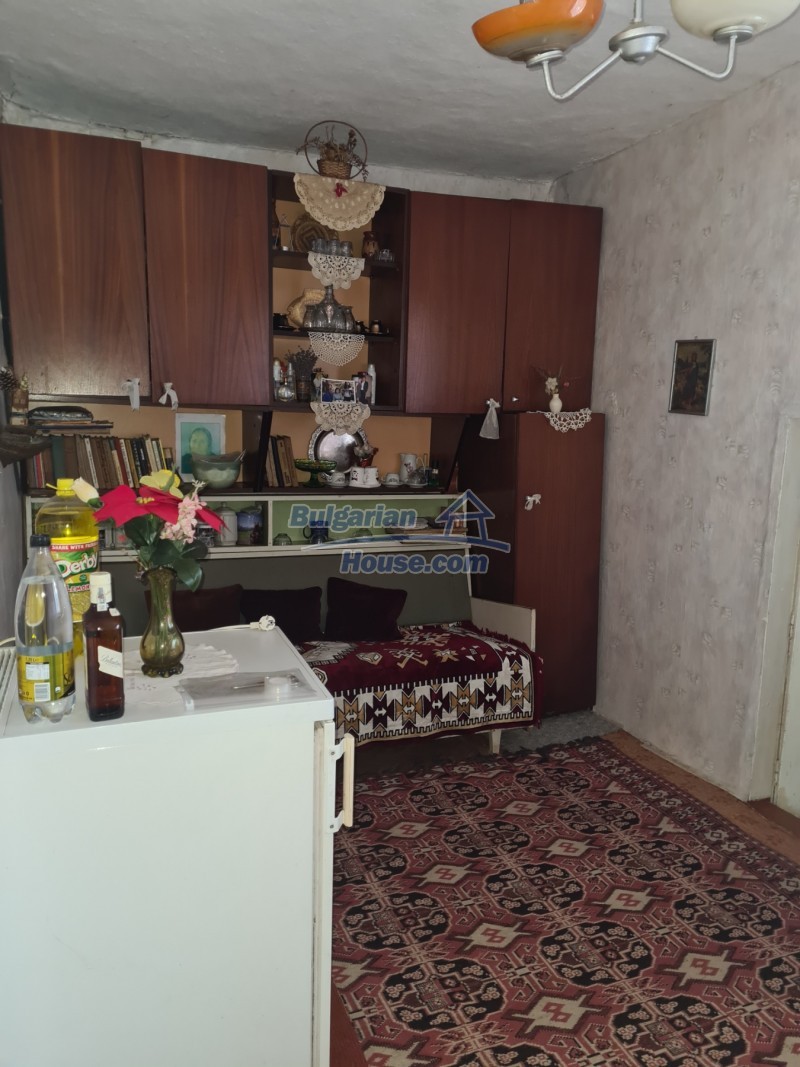14631:9 - Great offer! House with a large yard next to General Toshevo