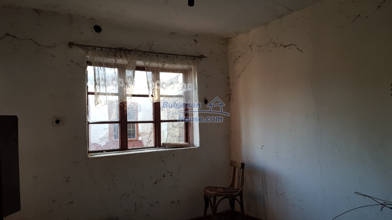 14724:13 - Another cheap Bulgarian house with nice views