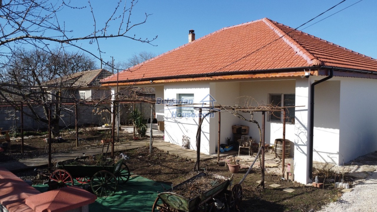 14736:7 - New house with jacuzzi and garage near Balchik