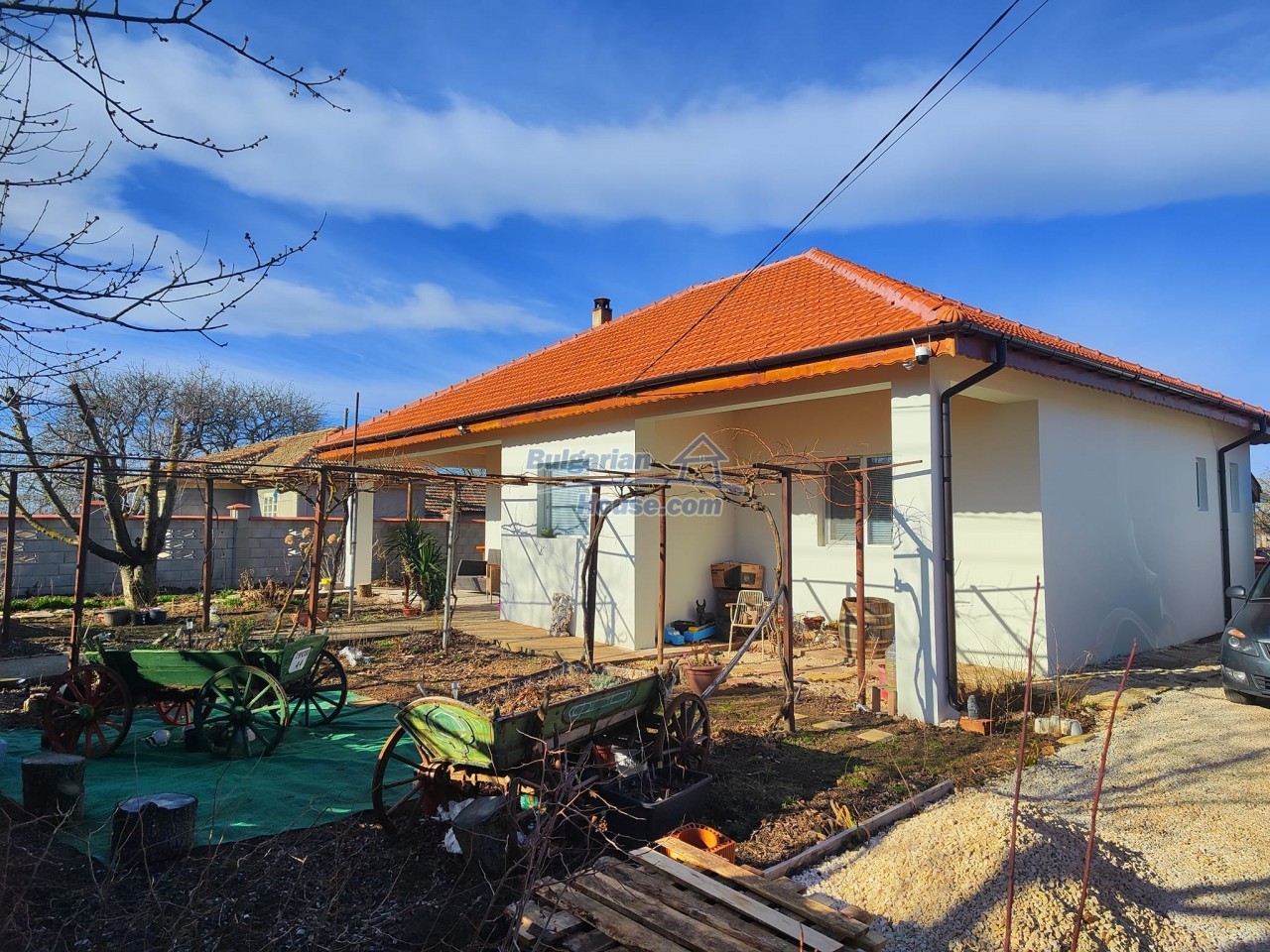 14736:1 - New house with jacuzzi and garage near Balchik
