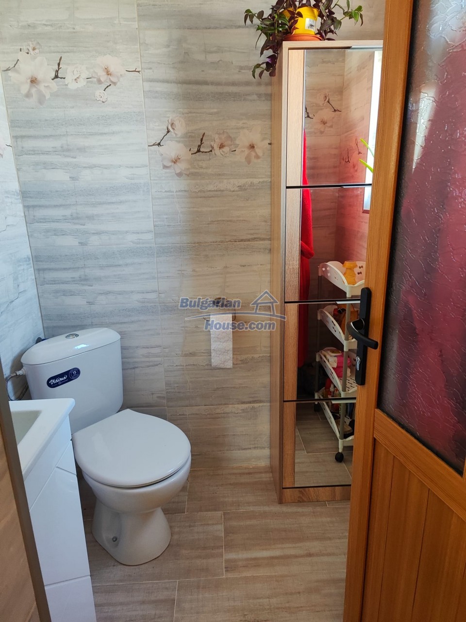 14736:30 - New house with jacuzzi and garage near Balchik