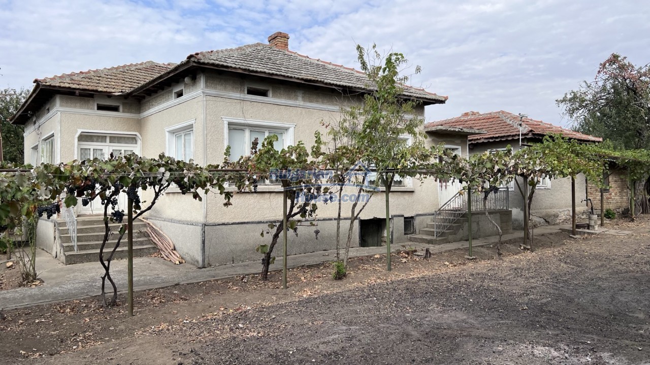 Къщи за продан до Добрич - 14796