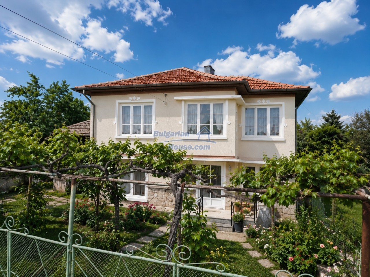 Houses for sale near Stara Zagora - 15930