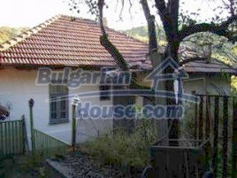 Houses / Villas for sale near Tryavna - 977