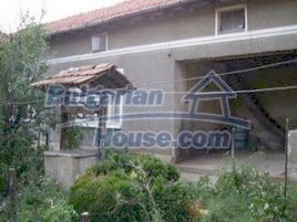 Houses / Villas for sale near Gabrovo - 989
