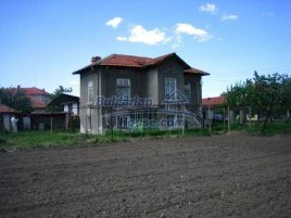 Houses / Villas for sale near Nova Zagora - 10480