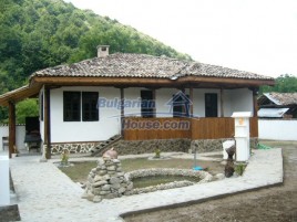 Houses / Villas for sale near Elena - 10590