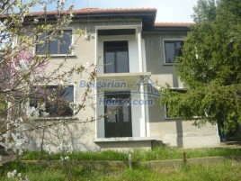 Houses for sale near Elena - 10695