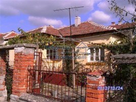 Houses / Villas for sale near Elhovo - 11177