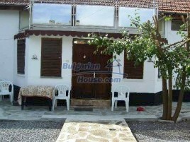 Houses / Villas for sale near Elhovo - 11446