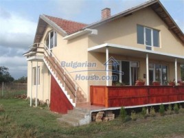 Houses / Villas for sale near Vodenichane - 11975