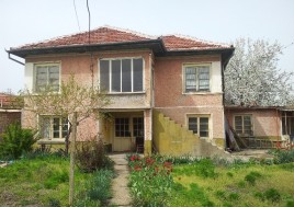 Houses / Villas for sale near Polski Trambezh - 12037