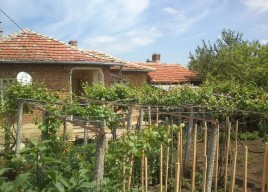 Houses / Villas for sale near Shoumen - 11146