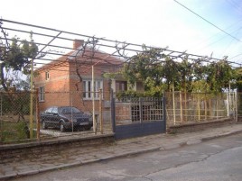 Houses / Villas for sale near Topolovgrad - 12947