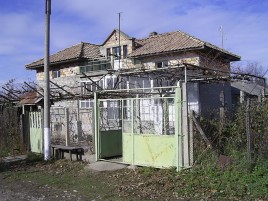 Houses / Villas for sale near Shoumen - 13360