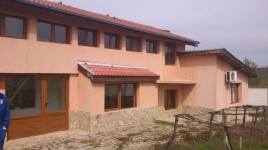Houses / Villas for sale near Dolni Chiflik - 13477